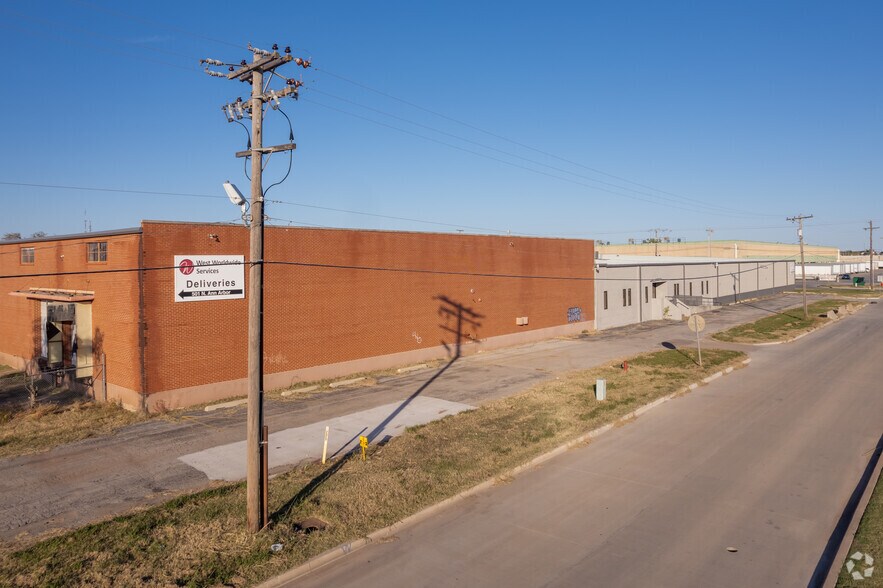 More Photos Of 5401 NW 4th St, Oklahoma City Warehouse For Lease