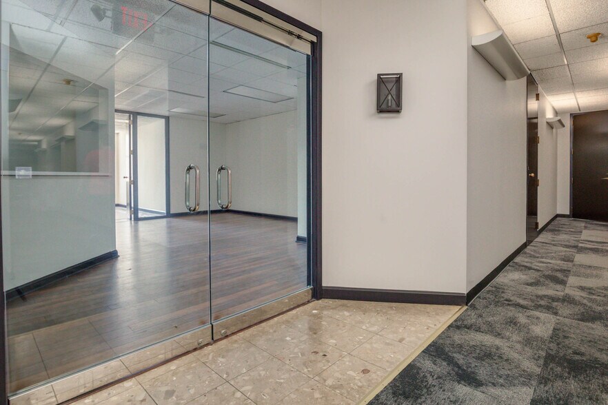 More Photos Of 900-914 Olive St, Saint Louis Office Residential For Lease