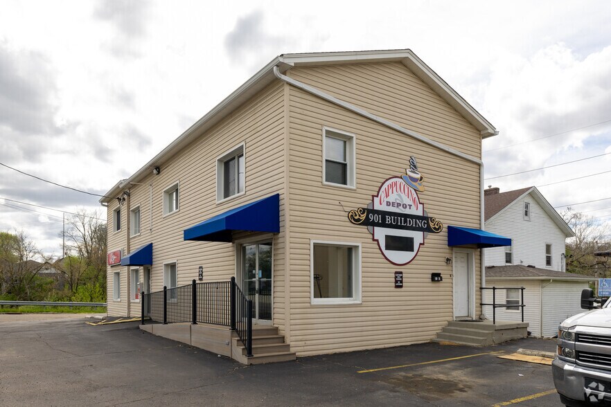 More Photos Of 901 Walnut St, Rossville Flex For Lease