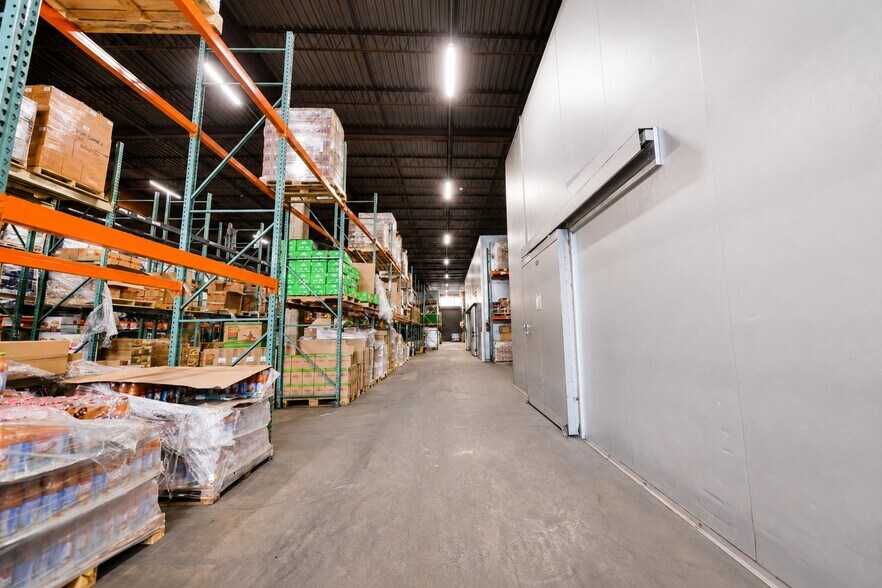 More Photos Of 585 Meserole St, Brooklyn Warehouse For Sale