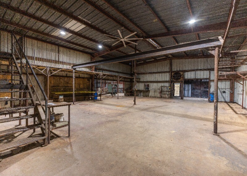 More Photos Of 4824 Pontchartrain Dr, Slidell Light Manufacturing For Sale