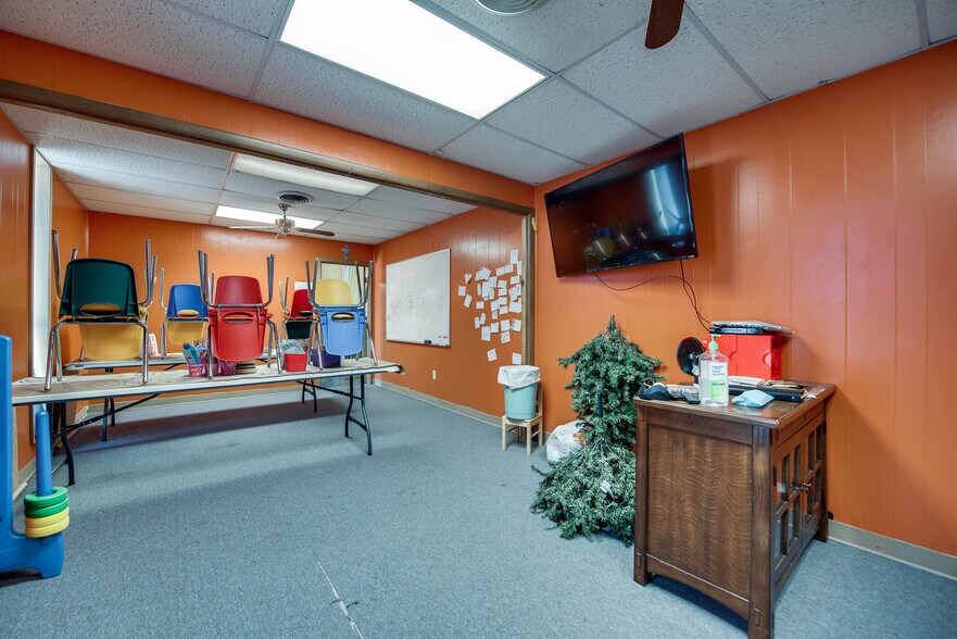 More Photos Of 2110 E 10th St, Odessa Specialty For Sale