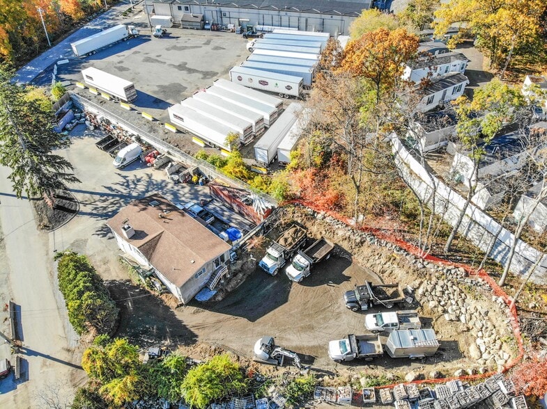 More Photos Of 25 Popes Ln, Danvers Flex For Sale