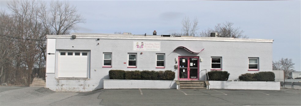 More Photos Of 19 6th Rd, Woburn Service For Sale