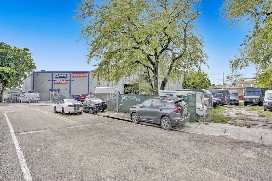 More Photos Of 13730 NW 6th Ct, North Miami Warehouse For Sale