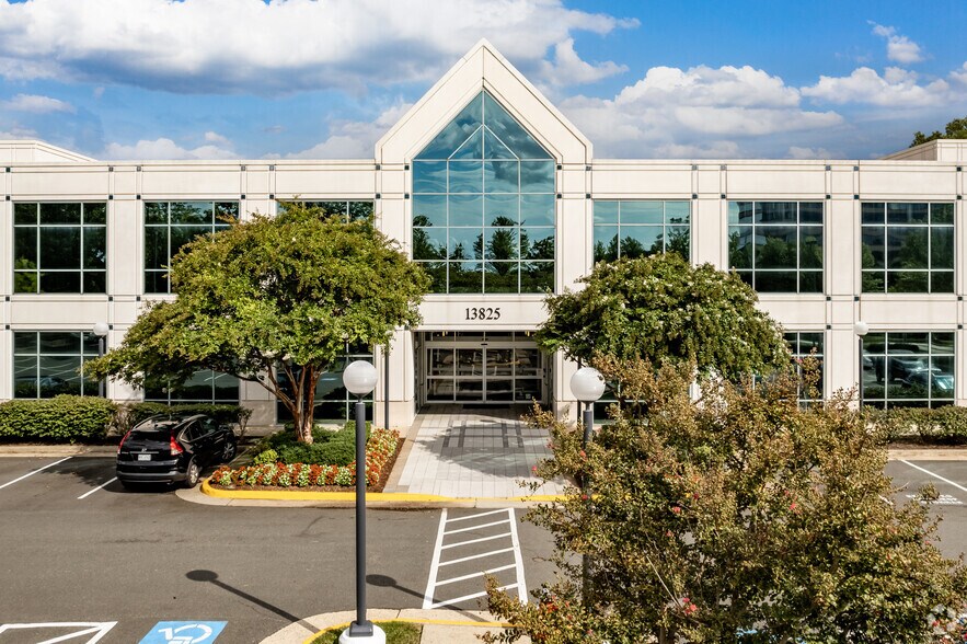 13825 Sunrise Valley Dr, Herndon, VA 20171 Office For Lease