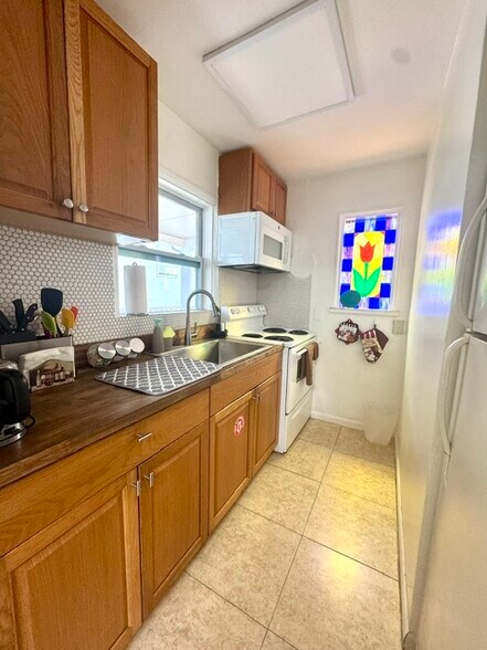 More Photos Of 300 Georgia St, Hollywood Apartments For Sale