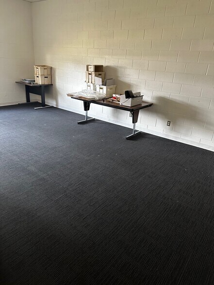 More Photos Of 3930 Traxler Ct, Bay City Medical For Sale