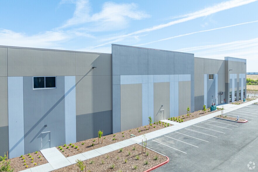 More Photos Of 7000 Power Line Rd, Sacramento Unknown For Lease