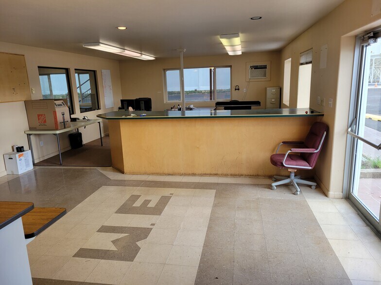 More Photos Of 500 NW Cherry Ln, Madras Industrial For Sale