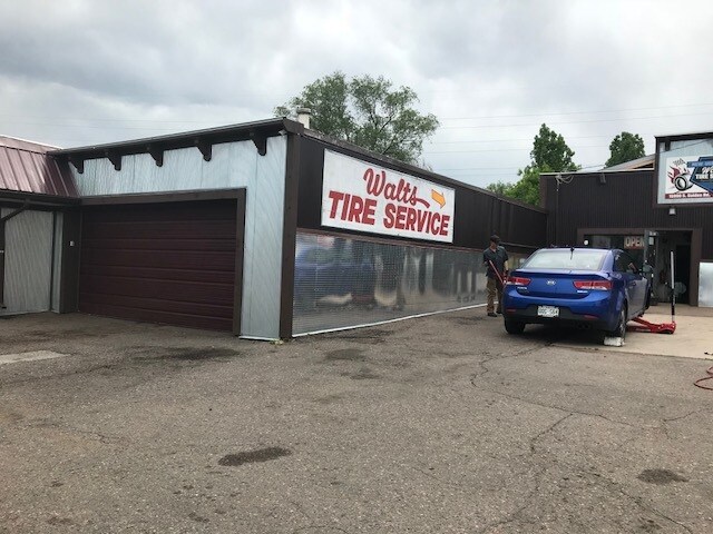More Photos Of 15950-15990 S Golden Rd, Golden Service Station For Sale