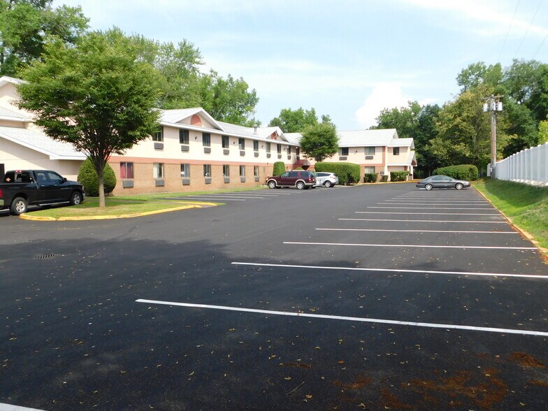 More Photos Of 1043 Putney Rd, Brattleboro Hotel For Sale