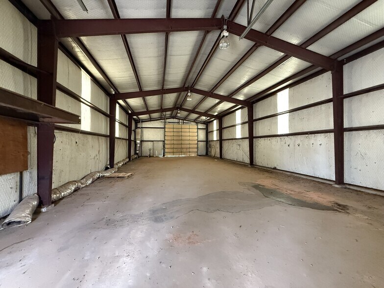 More Photos Of 743 W US Highway 70, Plainview Industrial For Sale