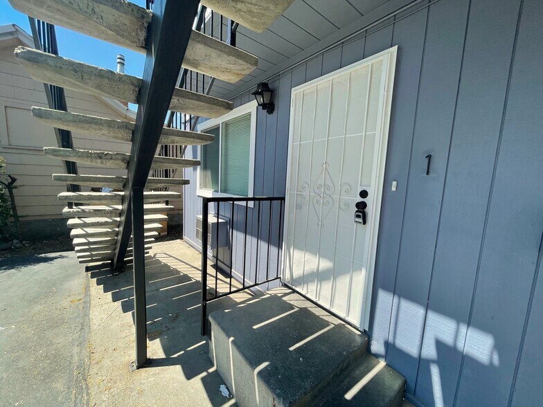 More Photos Of 645 Quincy St, Reno Apartments For Sale