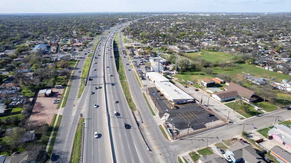 More Photos Of 4407 I-35 Fwy, San Antonio Unknown For Lease