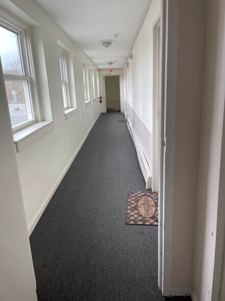 More Photos Of 841-869 Jones Hill Rd, West Haven Storefront For Sale