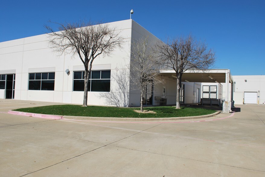 More Photos Of 16650 Westgrove Dr, Addison Light Manufacturing For Lease