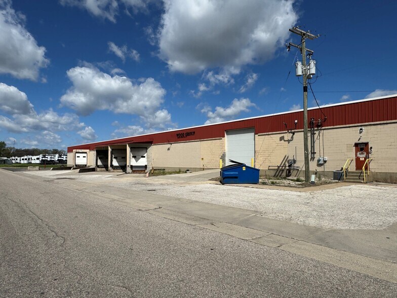 Primary Photo Of 1610 Leininger Ave, Elkhart Distribution For Lease