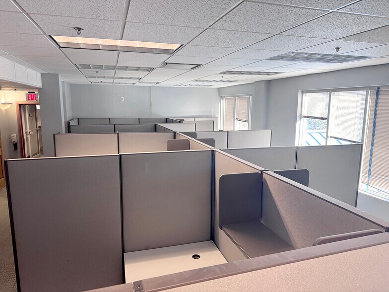 More Photos Of 2330 Mahan Dr, Tallahassee Office For Lease