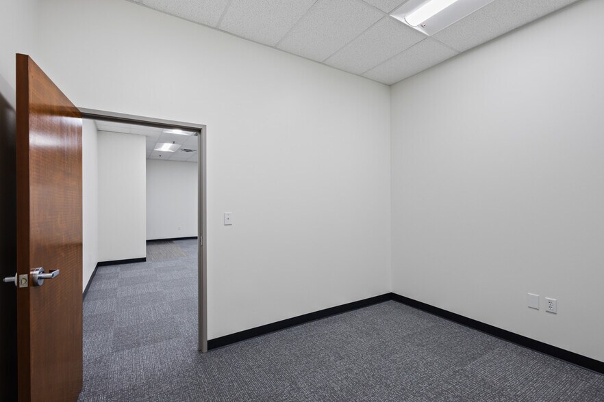 More Photos Of 2600 McHale Ct, Austin Unknown For Lease