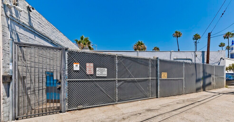 More Photos Of 11018 Washington Blvd, Culver City Storefront For Sale