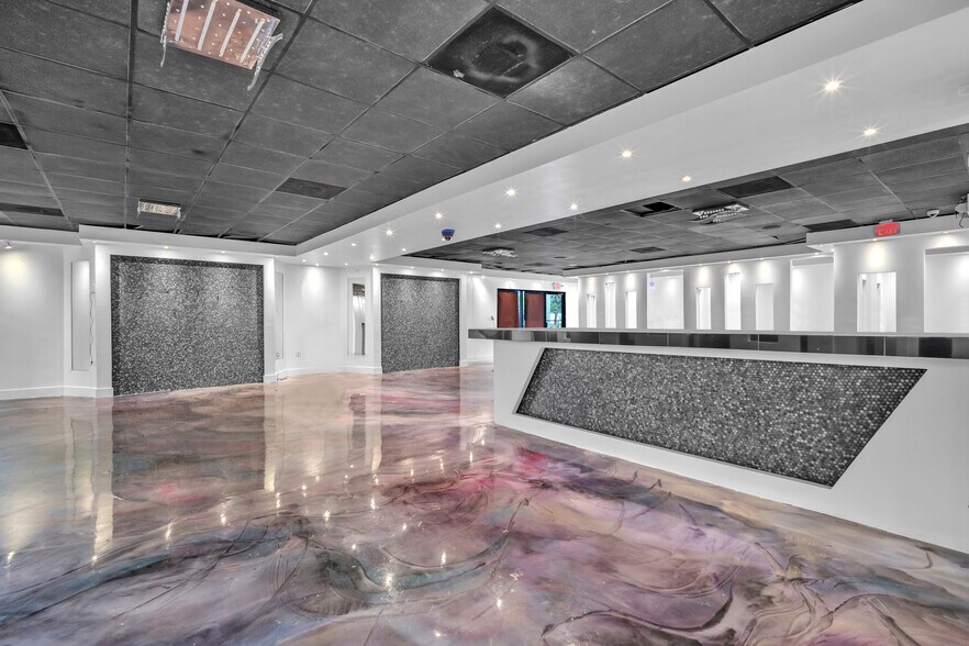 More Photos Of 3900 W Commercial Blvd, Fort Lauderdale Office For Lease