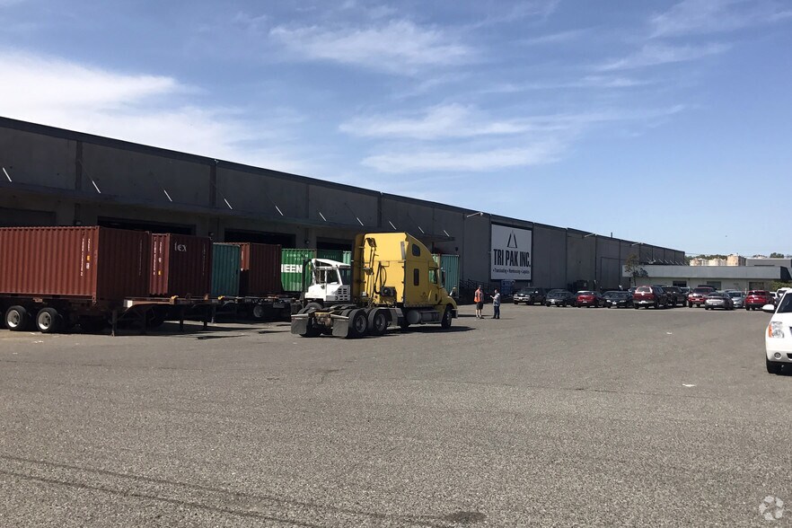 More Photos Of 2330 Port of Tacoma Rd, Tacoma Warehouse For Lease