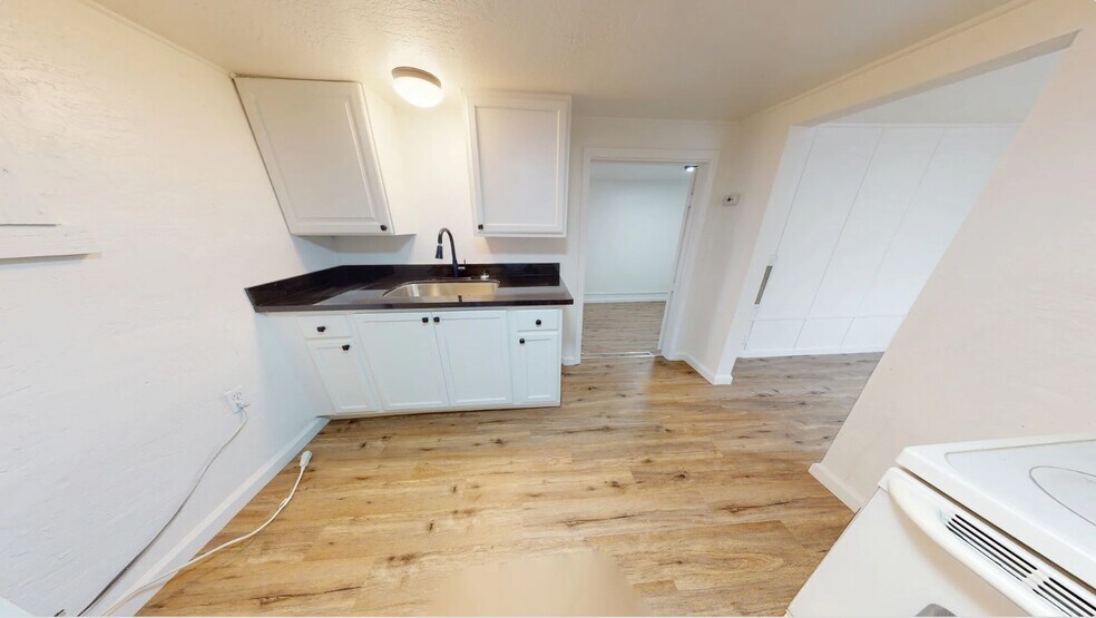 More Photos Of 2715 Twin View Blvd, Shasta Lake Multifamily For Sale