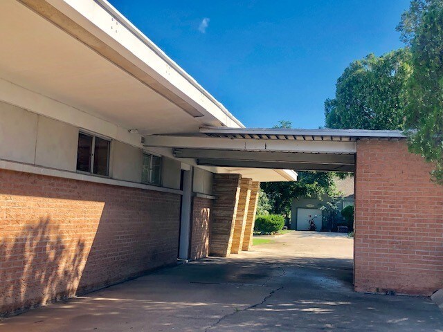 More Photos Of 801-809 NW Pershing Dr, Lawton Medical For Sale