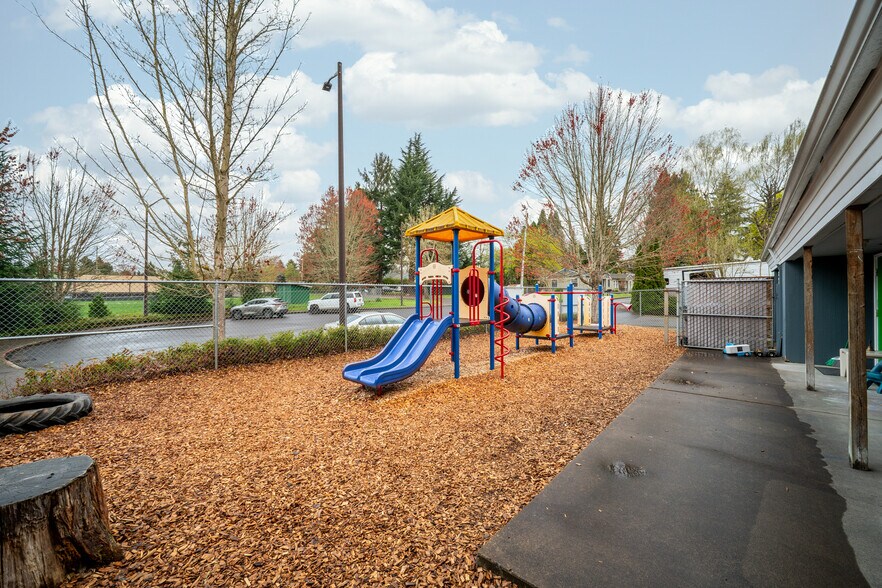 More Photos Of 12975 SW Grant St, Tigard Daycare Center For Sale