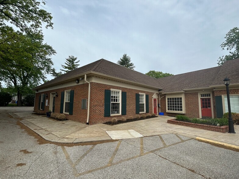 More Photos Of 614 Wooster Pike, Terrace Park Storefront Retail Office For Lease