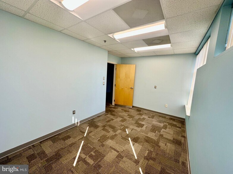 More Photos Of 1201 Pemberton Dr, Salisbury Medical For Lease