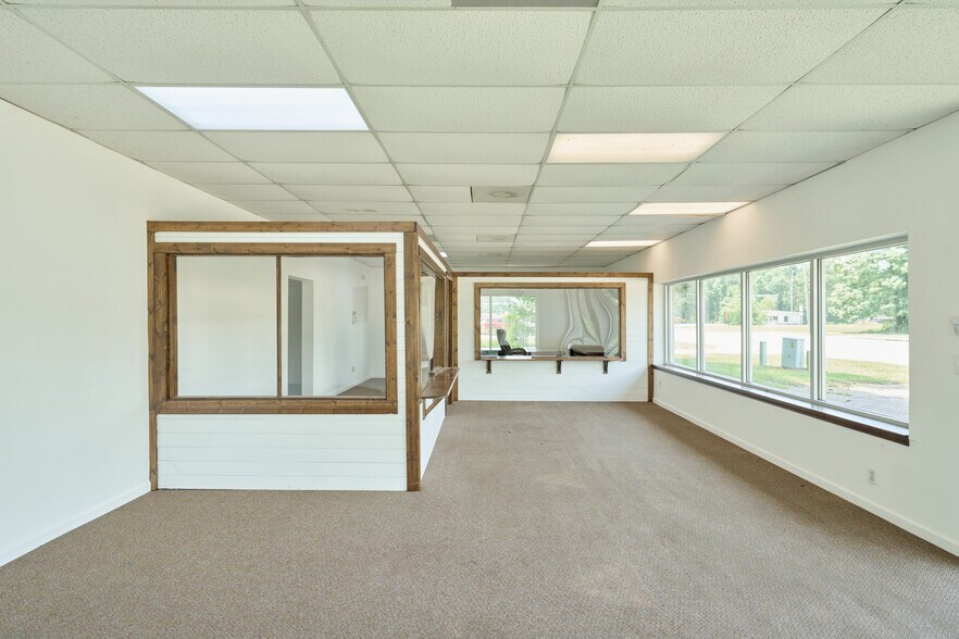 More Photos Of 182 S FM 356, Onalaska Office For Sale