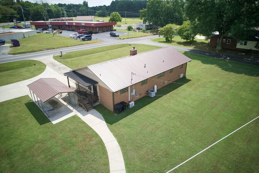 More Photos Of 128 Killian Farm Rd, Stanley Medical For Lease