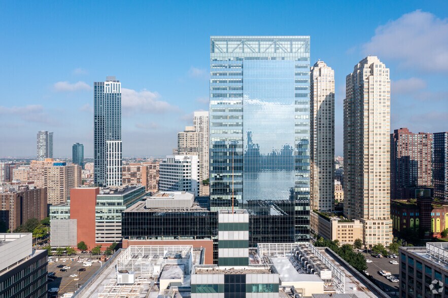 More Photos Of 2500 Plaza Five, Jersey City Coworking Space