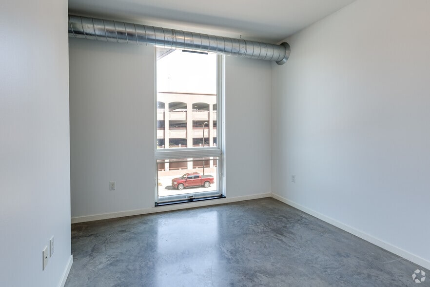 More Photos Of 915 Washington Ave N, Minneapolis Apartments For Lease