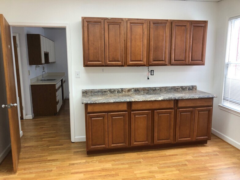 More Photos Of 18500-18540 Office Park Dr, Gaithersburg Medical For Lease