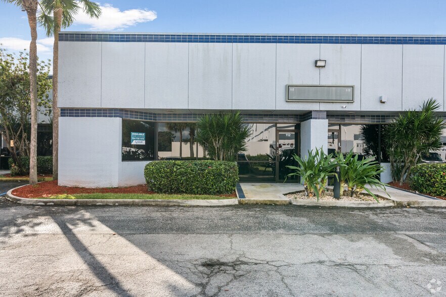 More Photos Of 5440 NW 33rd Ave, Fort Lauderdale Light Distribution For Lease