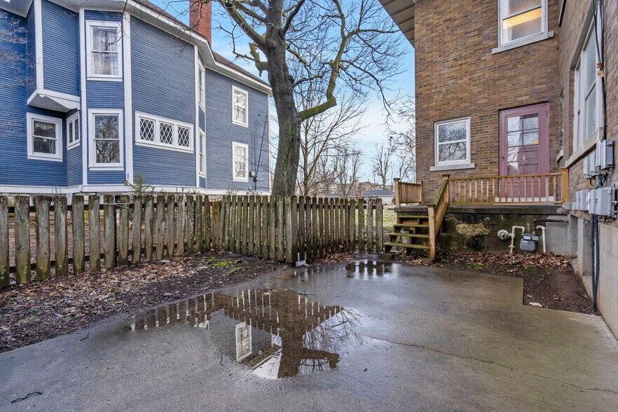 More Photos Of 1201 E Walnut St, Springfield Loft Creative Space For Sale