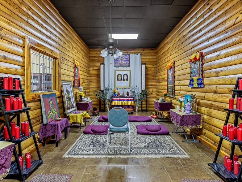 More Photos Of 271 Old Barn Rd, Hendersonville Medical For Sale