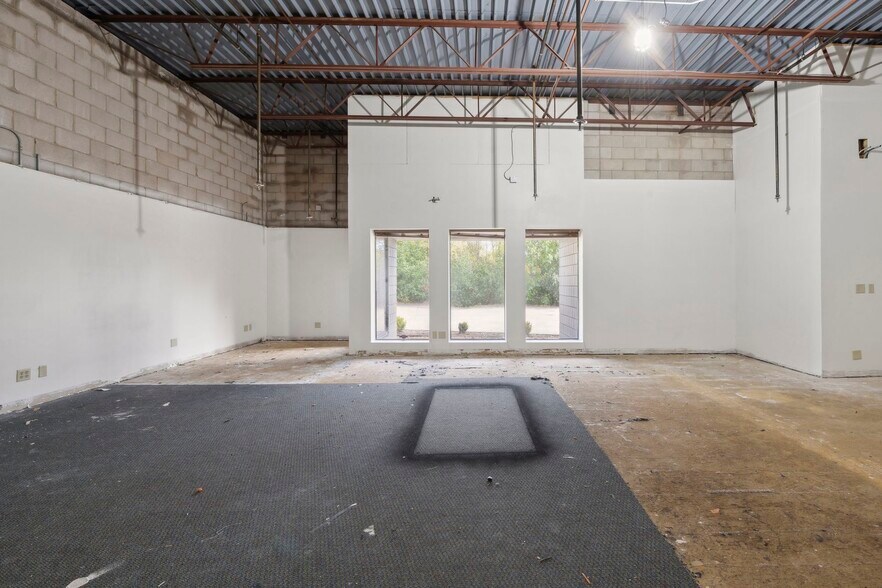 More Photos Of 7115-7133 Washington Ave S, Edina Research And Development For Lease