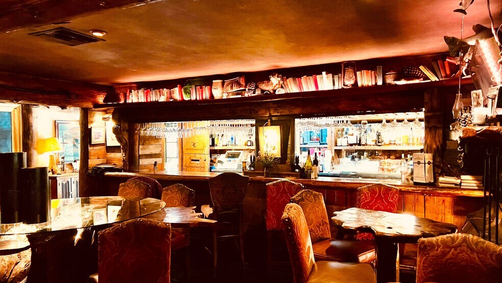 More Photos Of 419 Cold Canyon Rd, Calabasas Restaurant For Sale