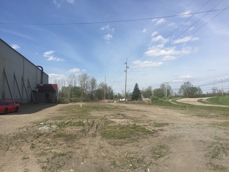 More Photos Of 1152 Elm St, Grafton Manufacturing For Sale