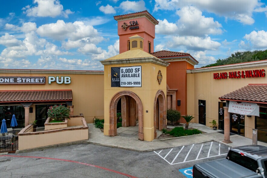 More Photos Of 16535 Huebner Rd, San Antonio Storefront For Lease