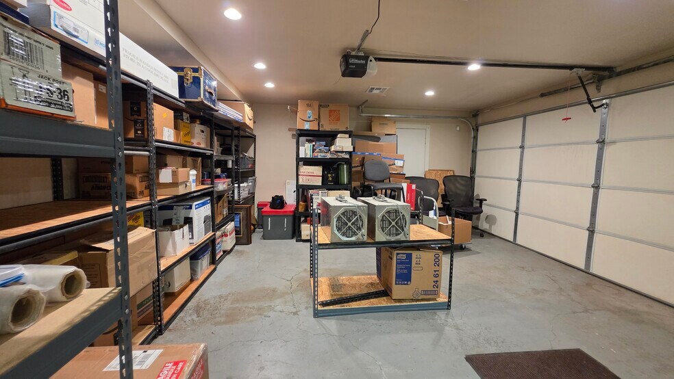 More Photos Of 3909 Vegas Dr, Las Vegas Office For Sale