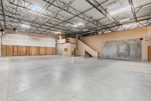 More Photos Of 1011 S Andreasen Dr, Escondido Research And Development For Lease