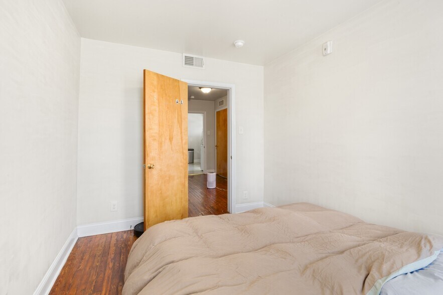 More Photos Of 4014 Market St, Philadelphia Storefront Retail Residential For Sale