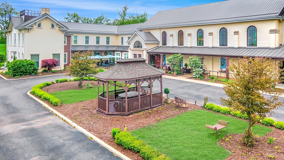 More Photos Of 195 State Route 151, Smithfield Hospitality For Sale