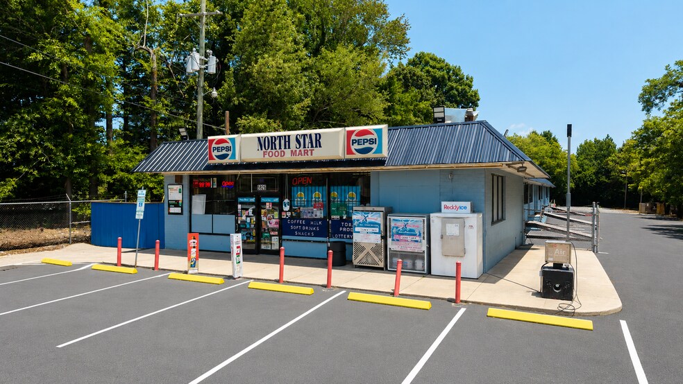 More Photos Of 5926-5940 N Tryon St, Charlotte Warehouse For Sale
