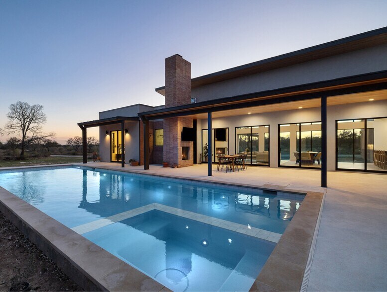 More Photos Of 444 Klein Rd, Stonewall Flex For Sale